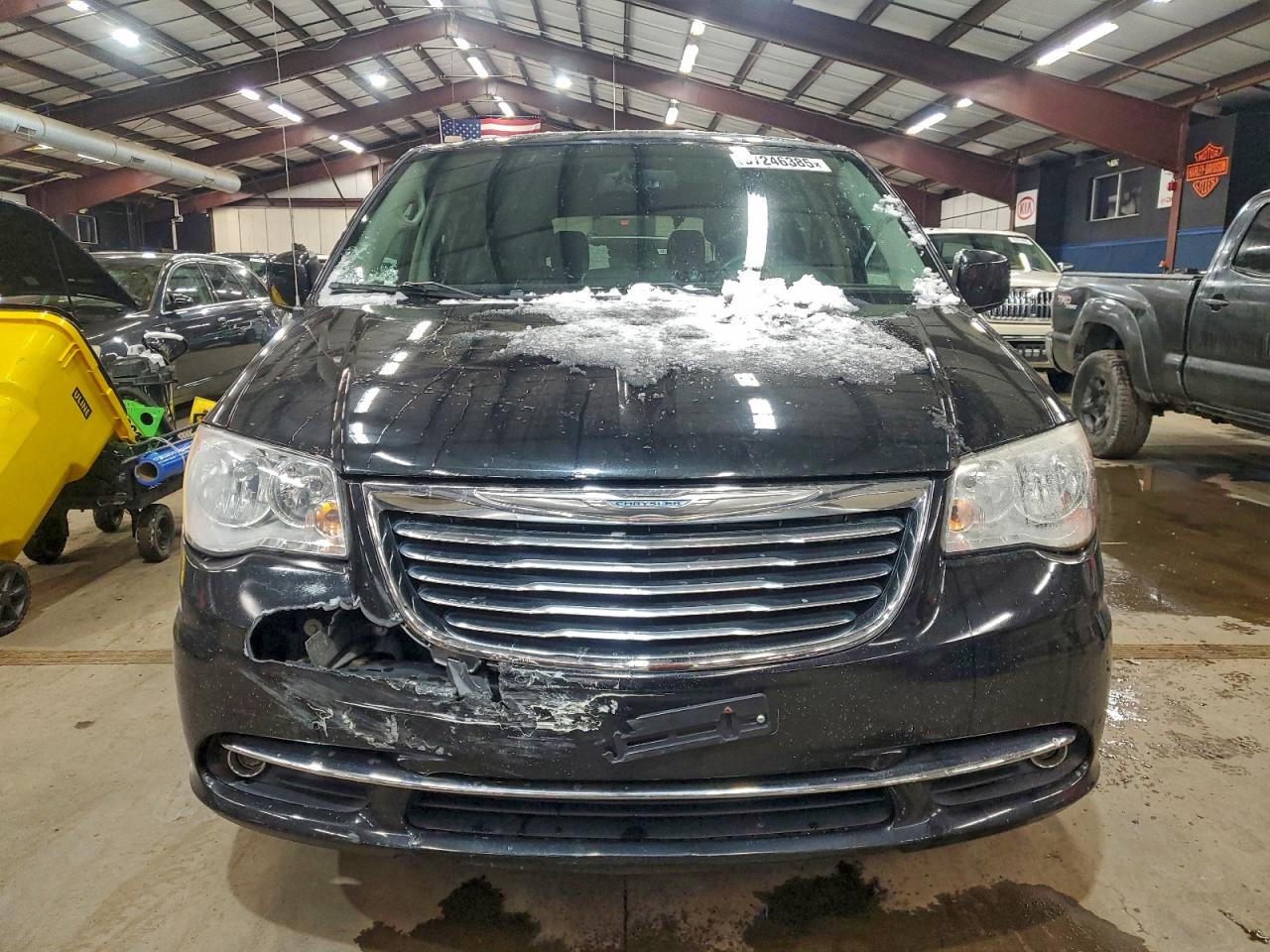 Lot #3316012778 2015 CHRYSLER TOWN & COU