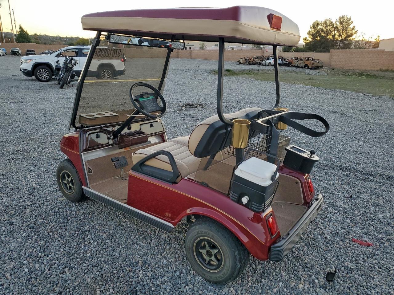 Lot #3317178120 2004 CLUB GOLF CART