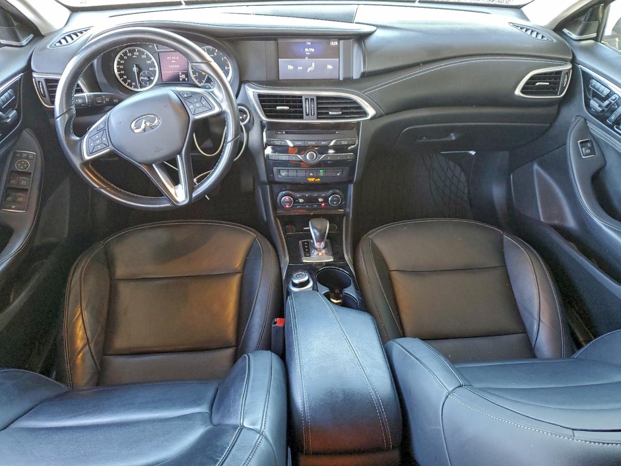 INFINITI QX30 BASE