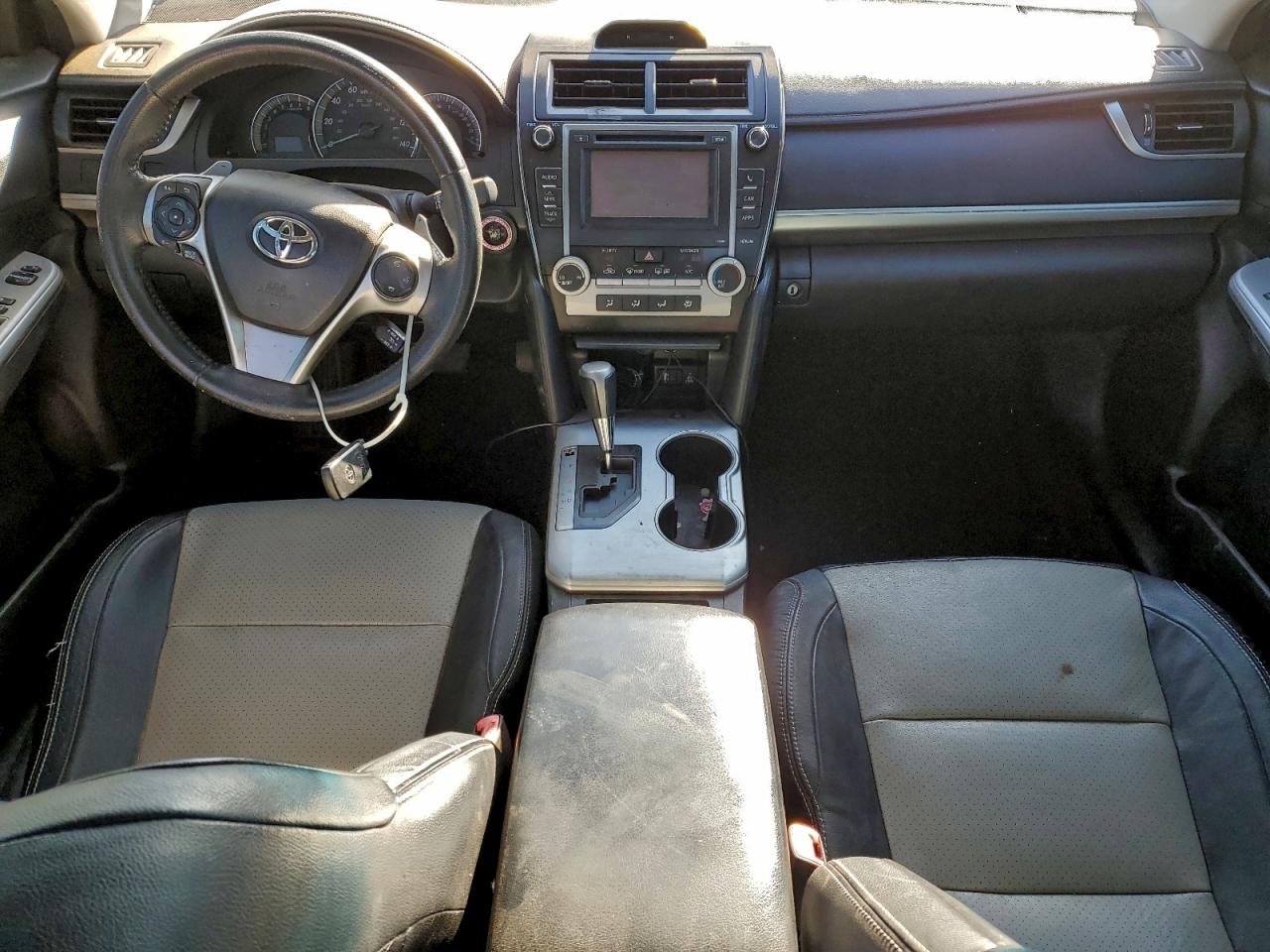 TOYOTA CAMRY BASE