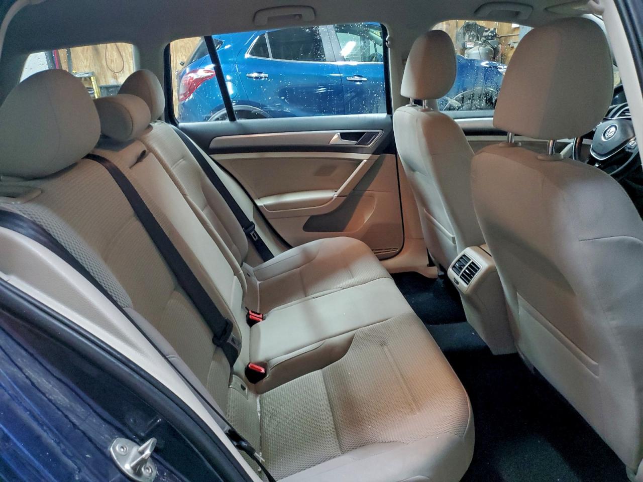 VOLKSWAGEN GOLF SPORTSVAN S