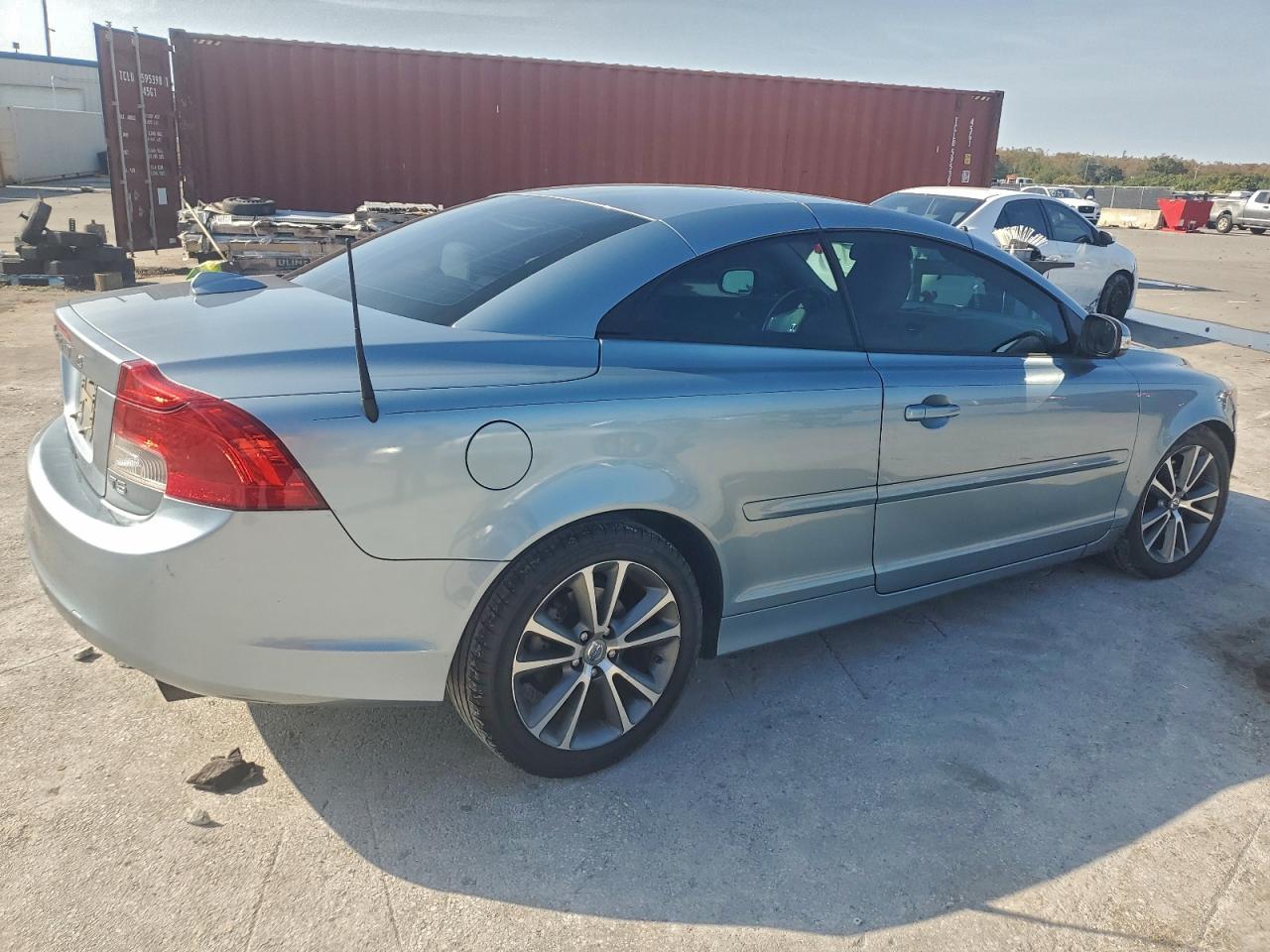 VOLVO C70 T5