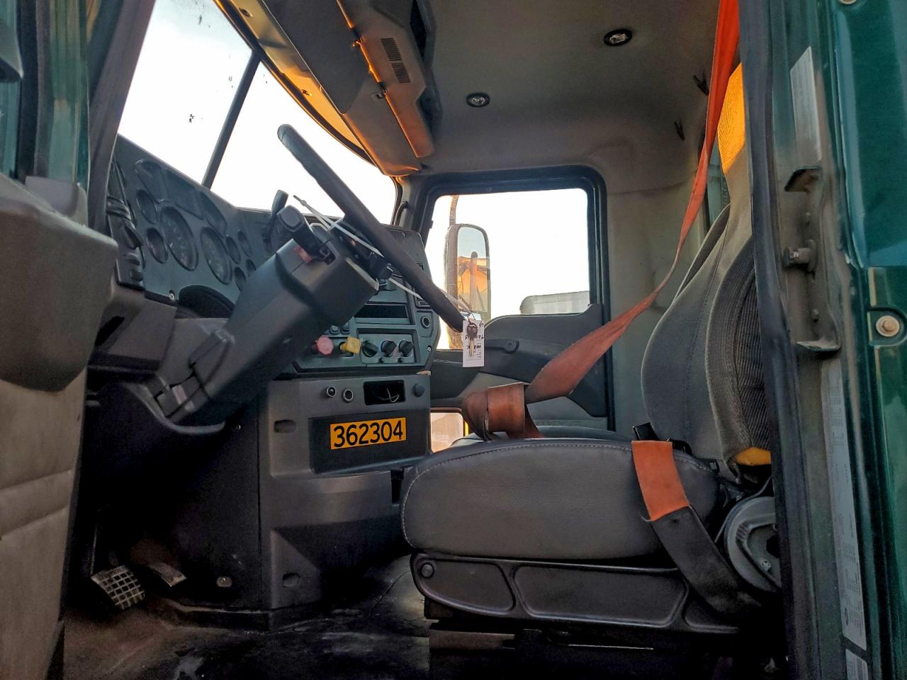 Lot #3309708916 2017 MACK 600 CXU600