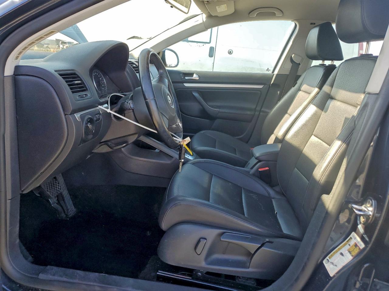 VOLKSWAGEN JETTA LIMITED