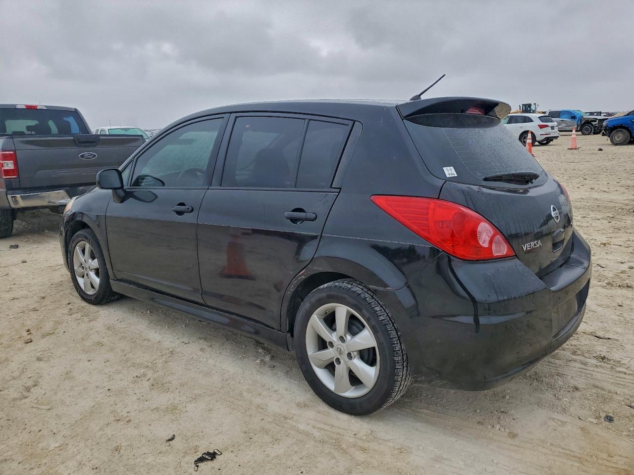 NISSAN VERSA S