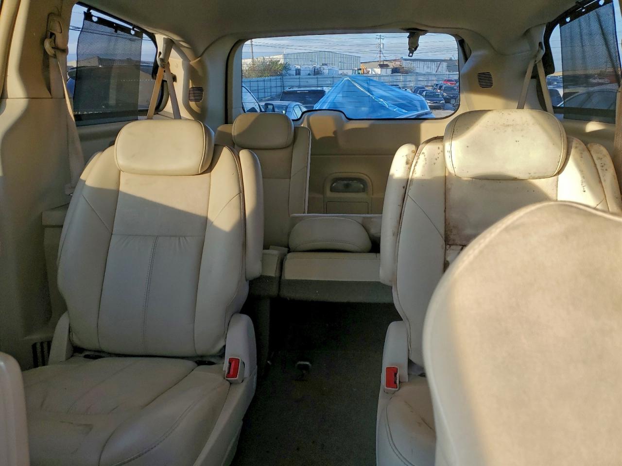 Lot #3309412995 2010 CHRYSLER TOWN & COU