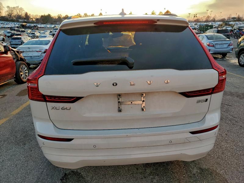 2022 VOLVO XC60 B5 MO #3308211156