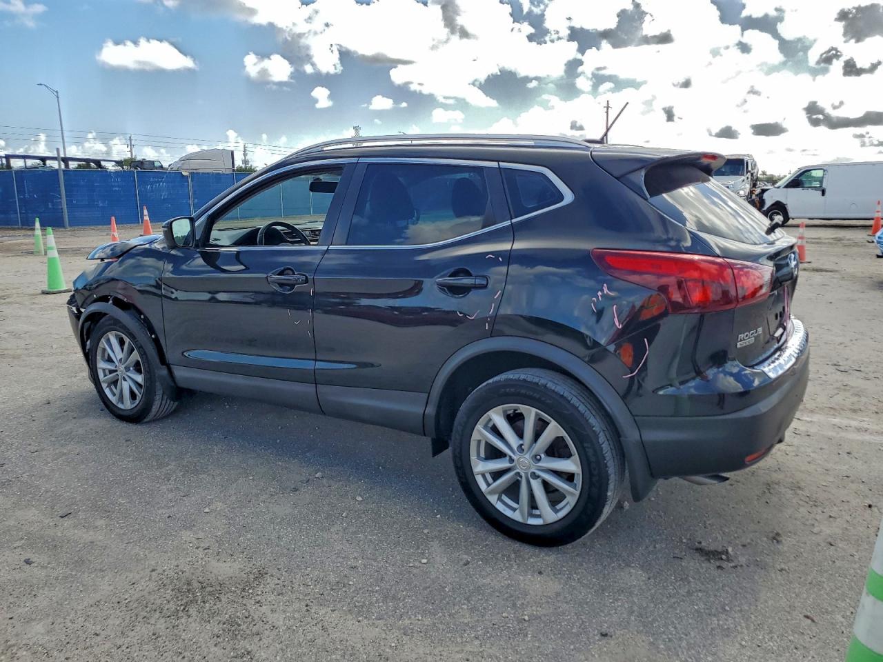 NISSAN ROGUE SPORT S