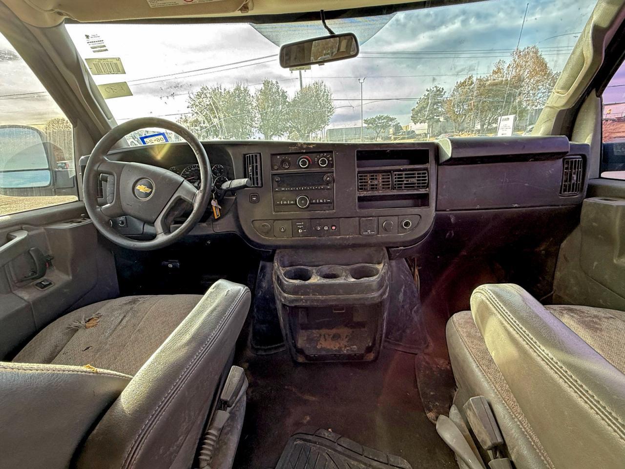 CHEVROLET EXPRESS LT