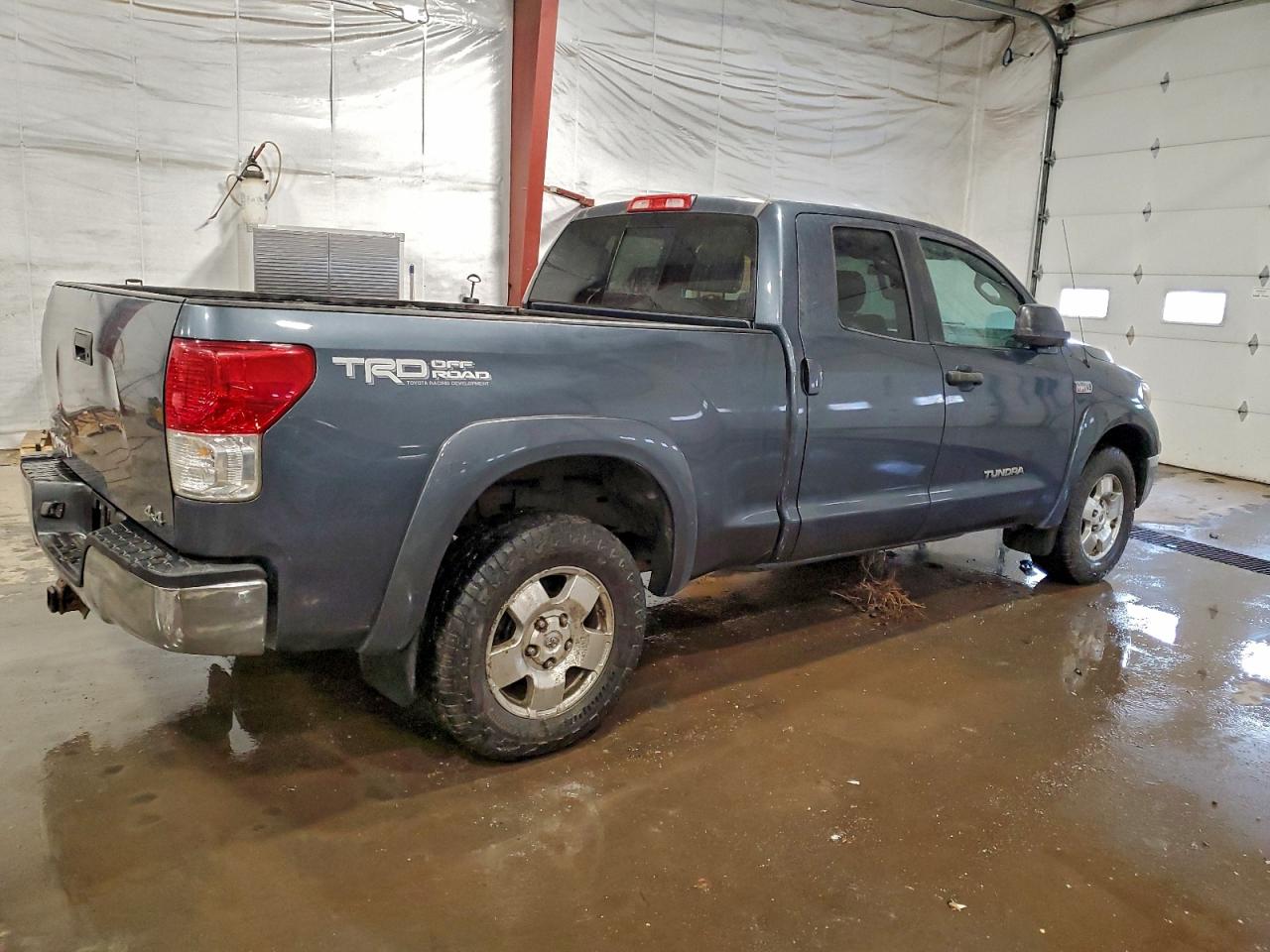 TOYOTA TUNDRA DOUBLE CAB SR5