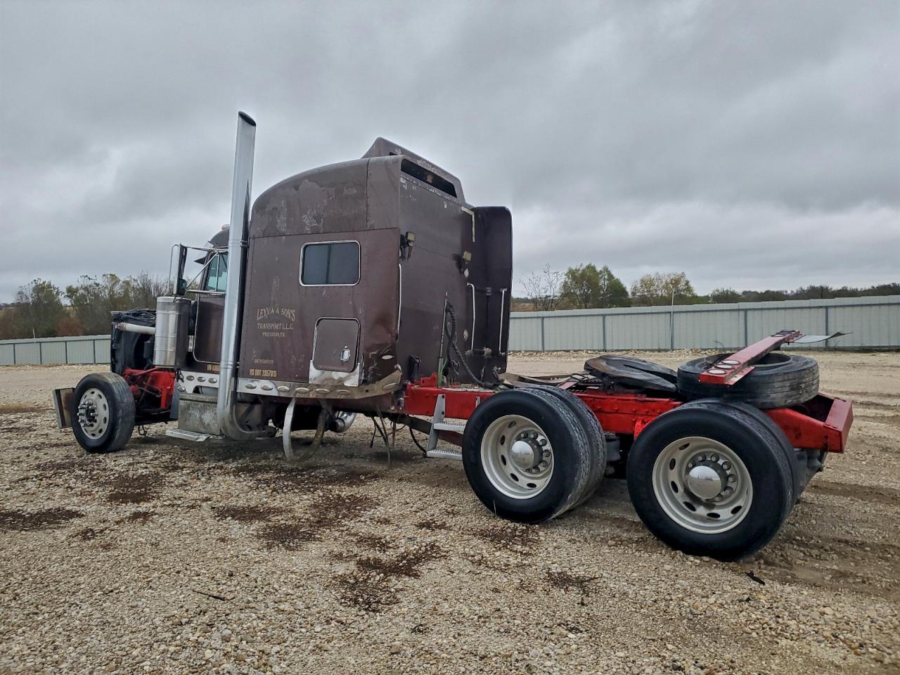 Lot #3308316175 1999 PETERBILT 379