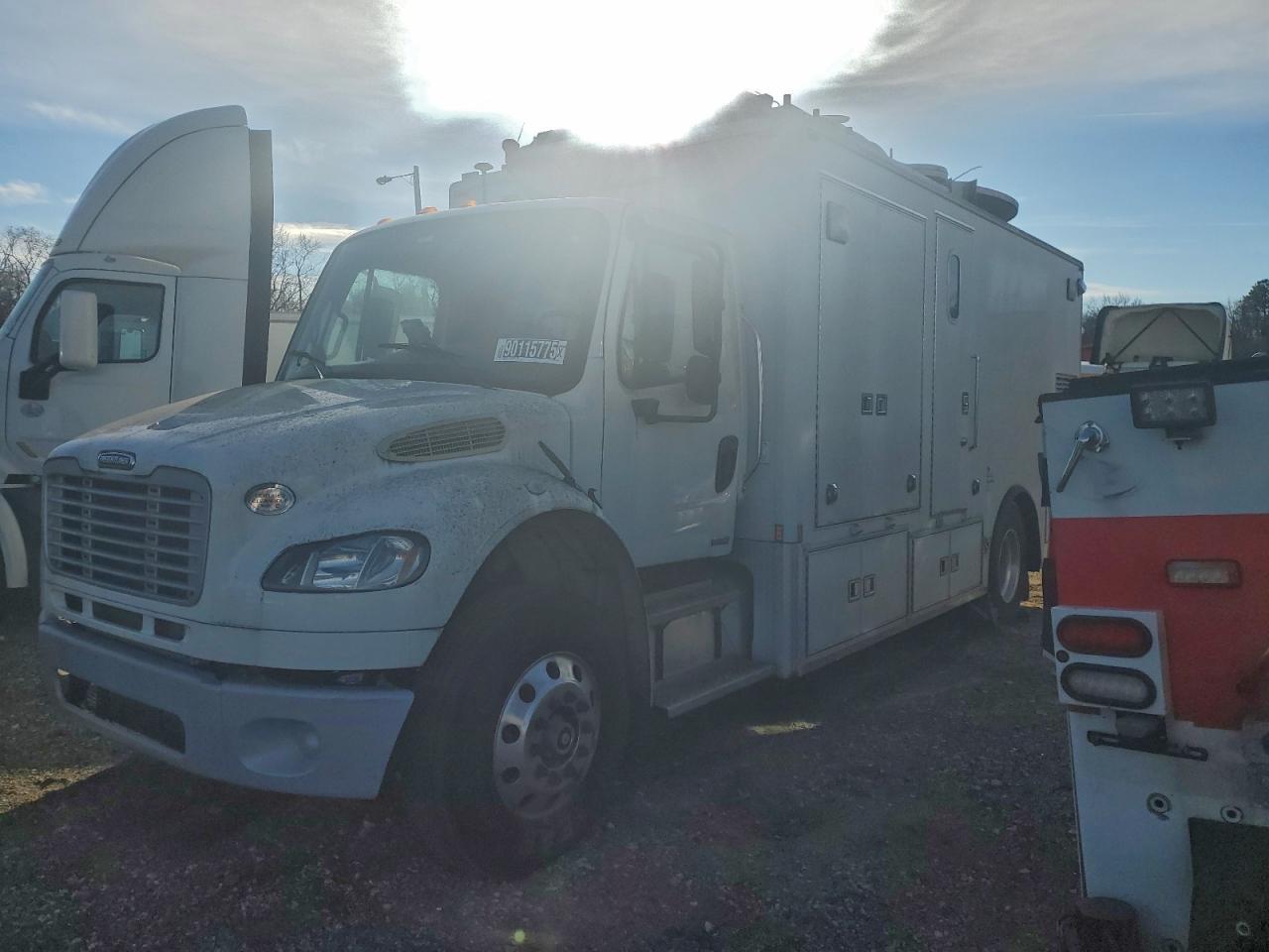 Lot #3304399597 2011 FREIGHTLINER M2