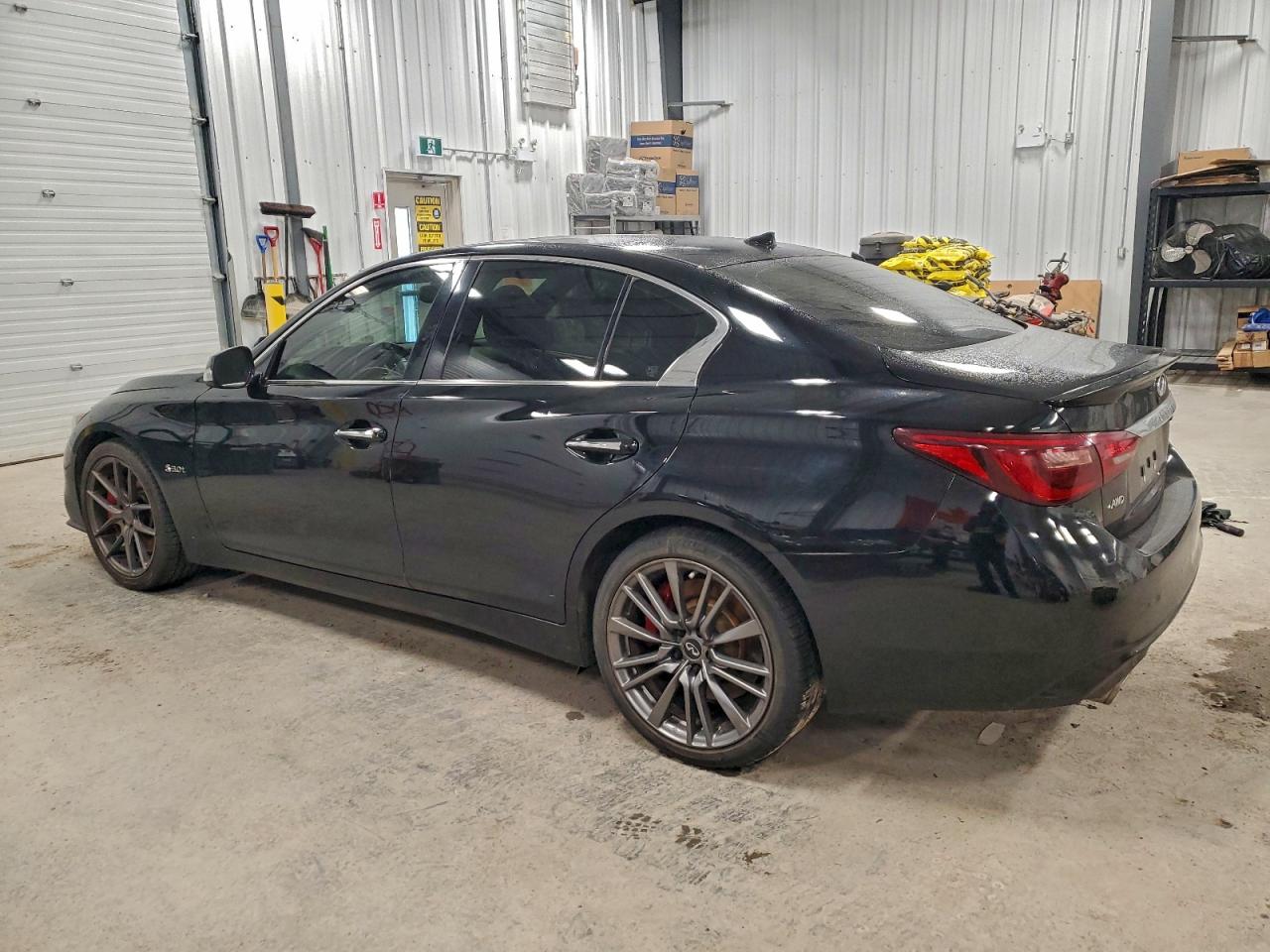 INFINITI Q50 RED SPORT 400