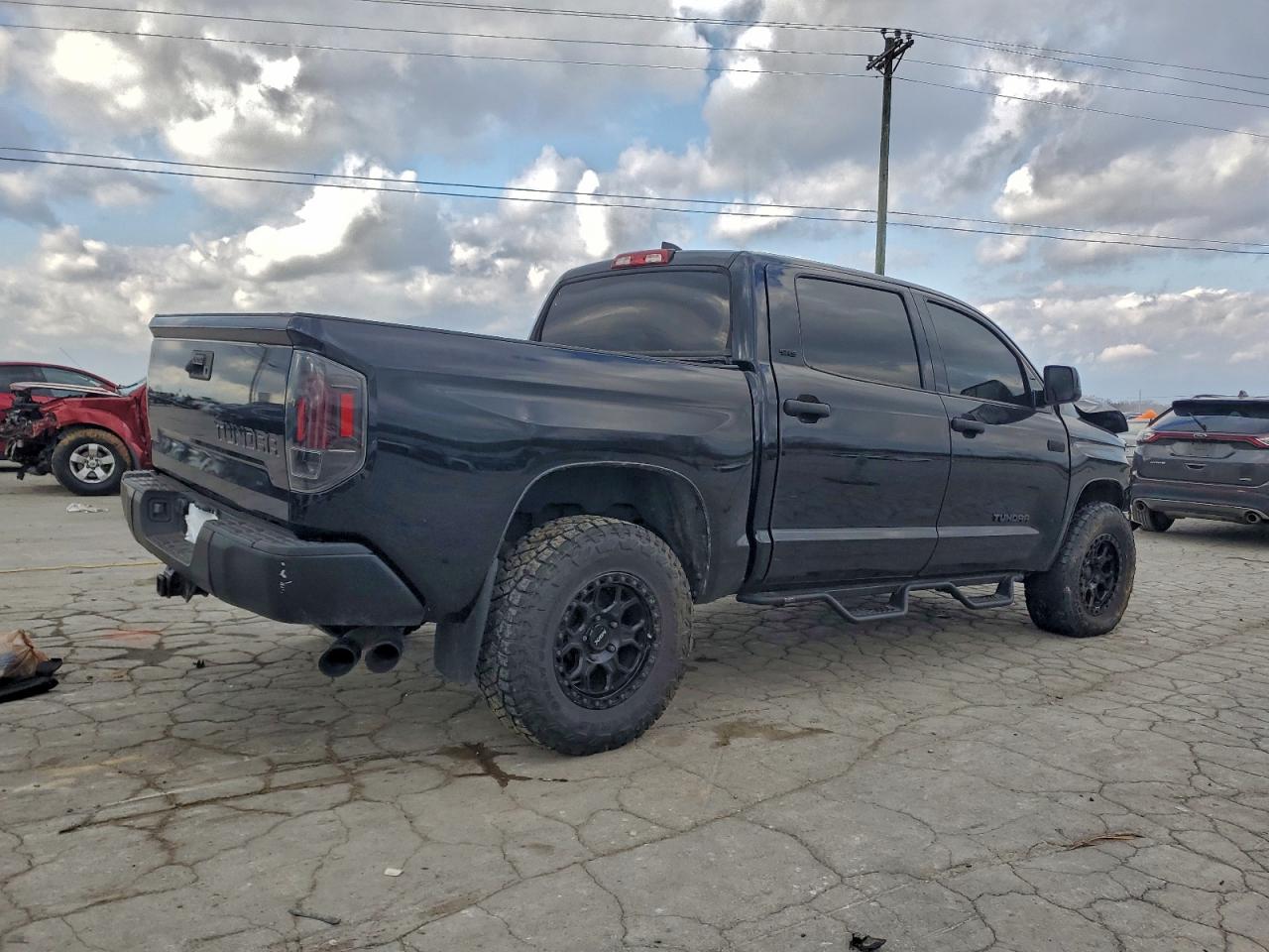 TOYOTA TUNDRA CREWMAX SR5