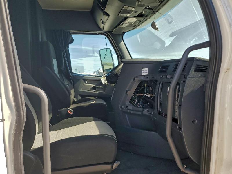 2020 FREIGHTLINER CASCADIA 1 #3305590120