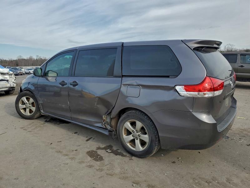 2013 TOYOTA SIENNA #3308324189