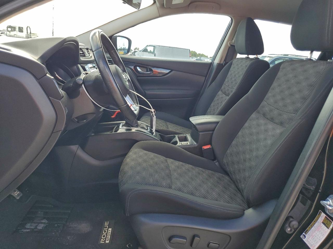 NISSAN ROGUE SPORT S