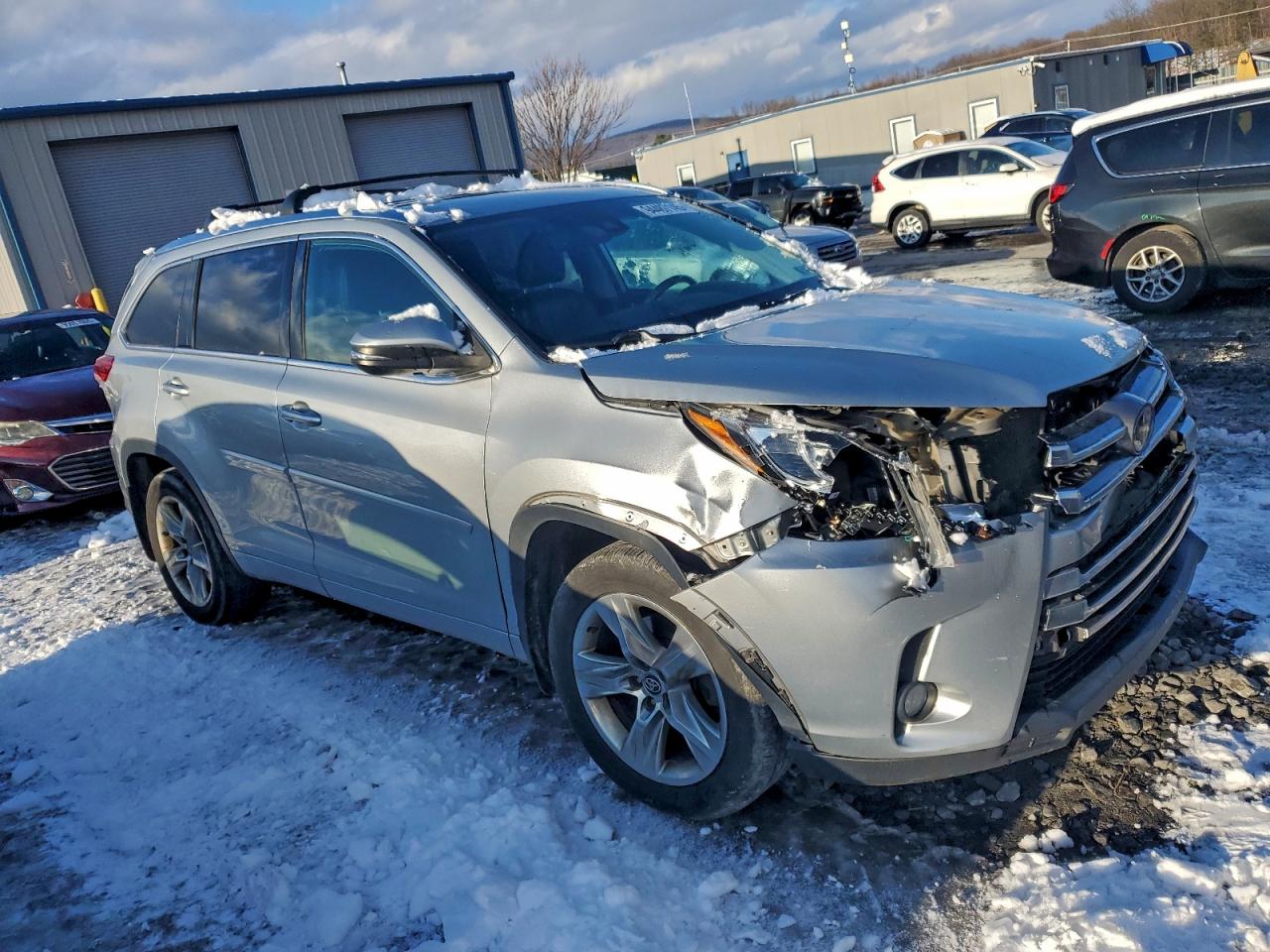 Lot #3316639498 2018 TOYOTA HIGHLANDER