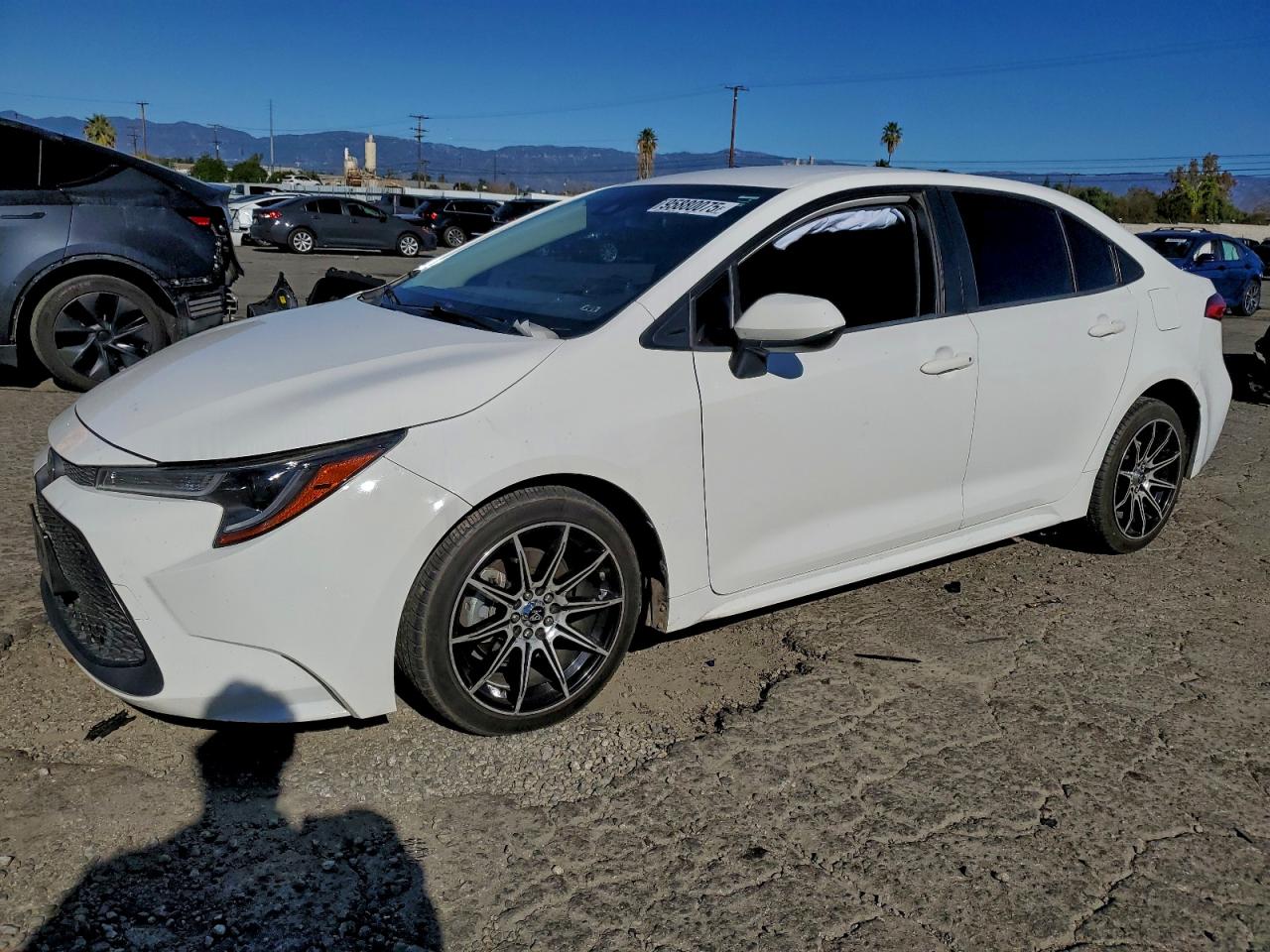 Lot #3310304045 2020 TOYOTA COROLLA LE