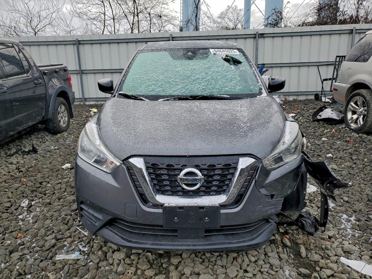 NISSAN KICKS S