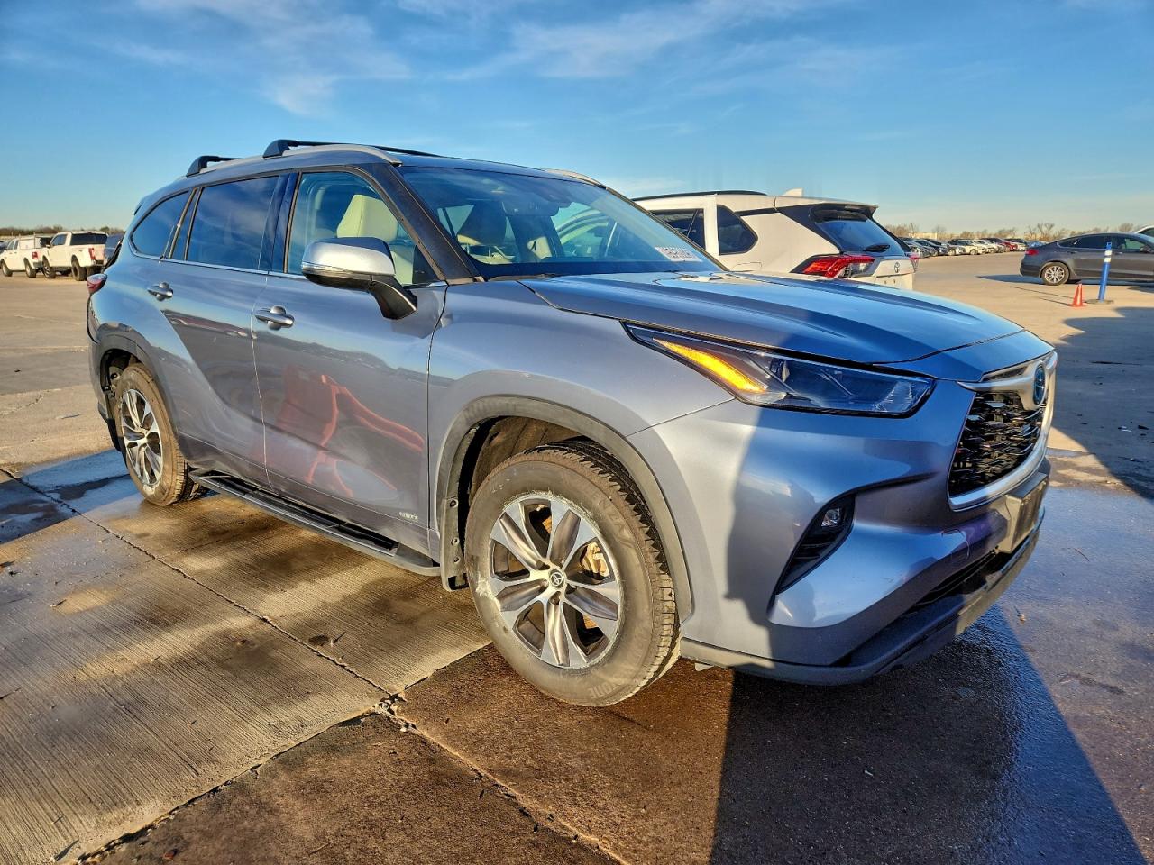 Lot #3315668779 2022 TOYOTA HIGHLANDER