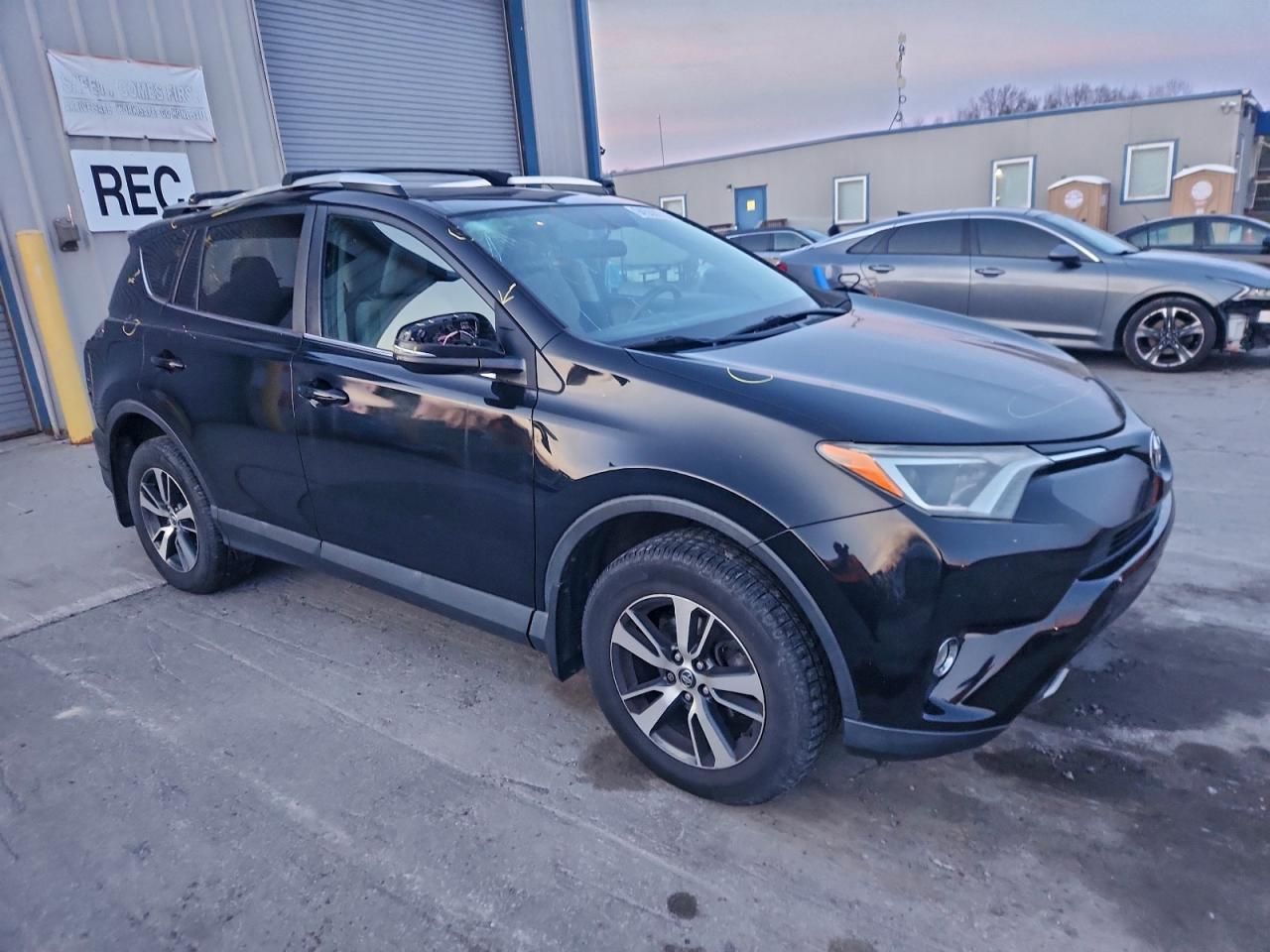 TOYOTA RAV4 XLE