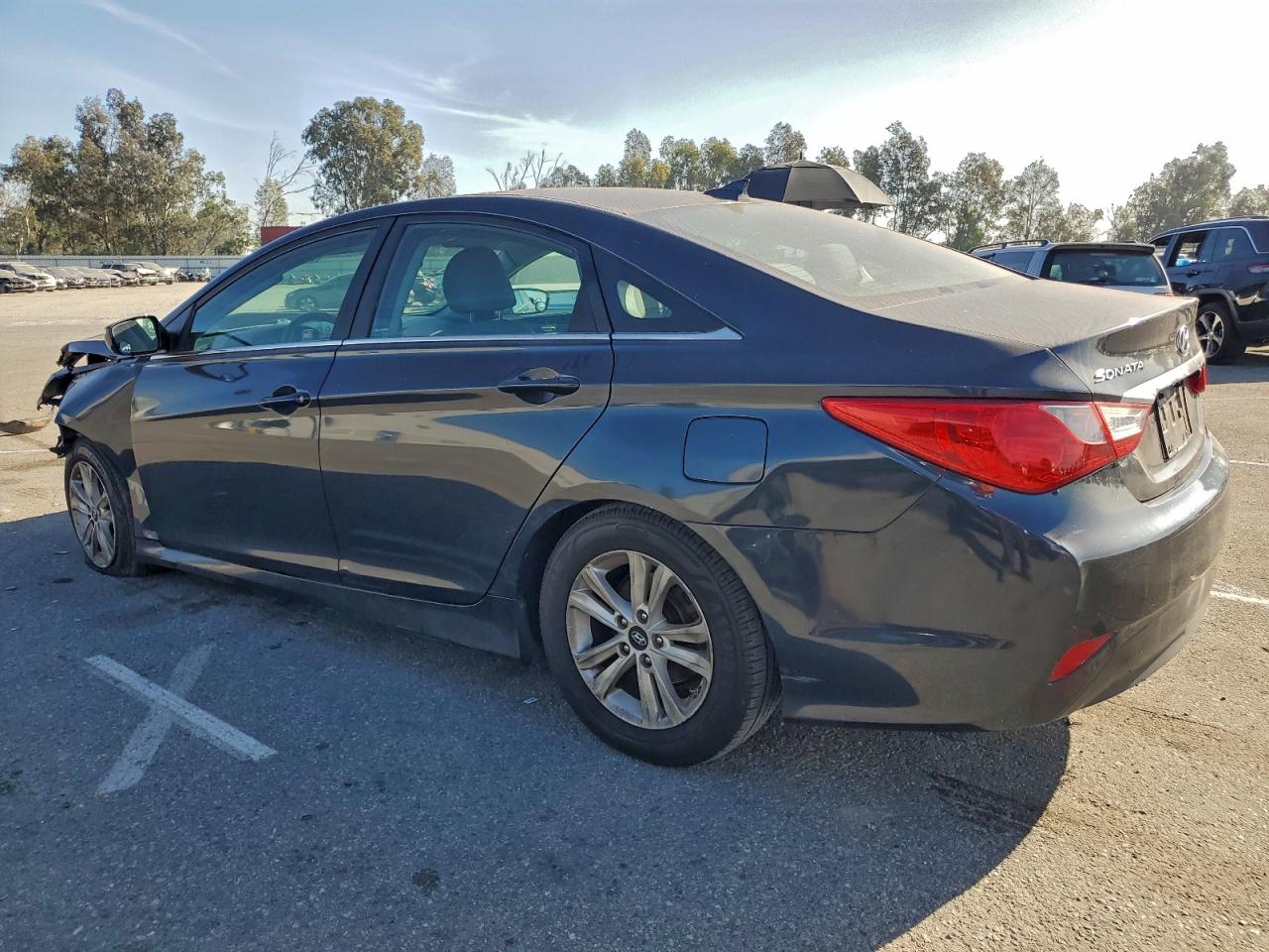 Lot #3317103011 2014 HYUNDAI SONATA GLS