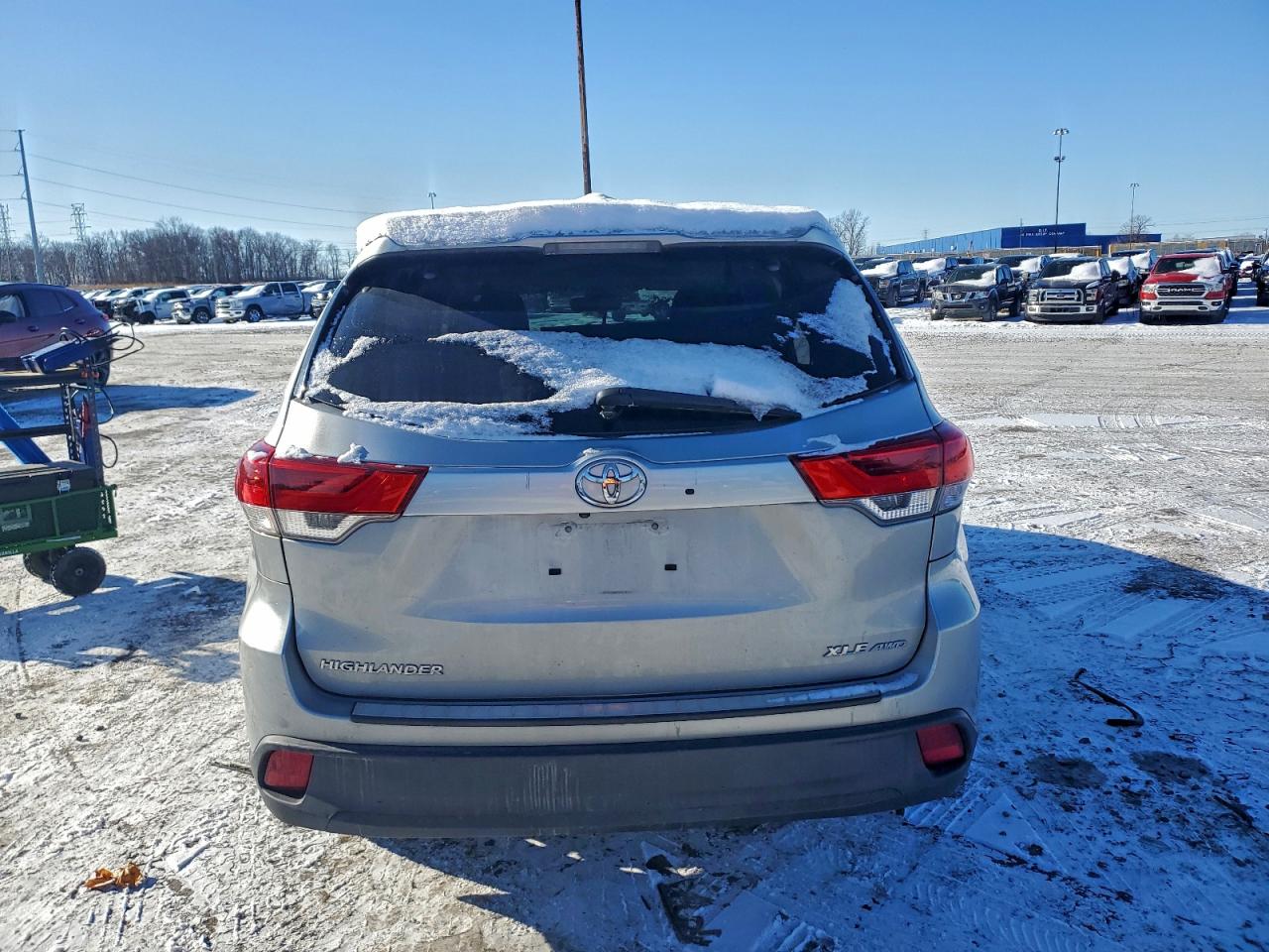 Lot #3305331351 2017 TOYOTA HIGHLANDER
