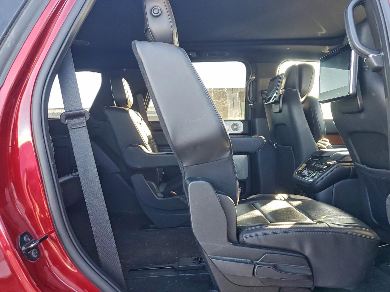 LINCOLN NAVIGATOR RESERVE