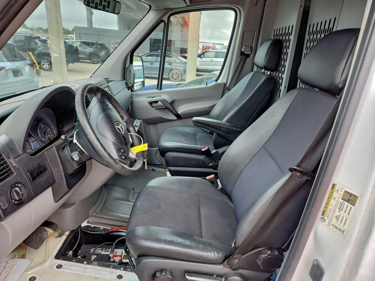 MERCEDES-BENZ SPRINTER 2500