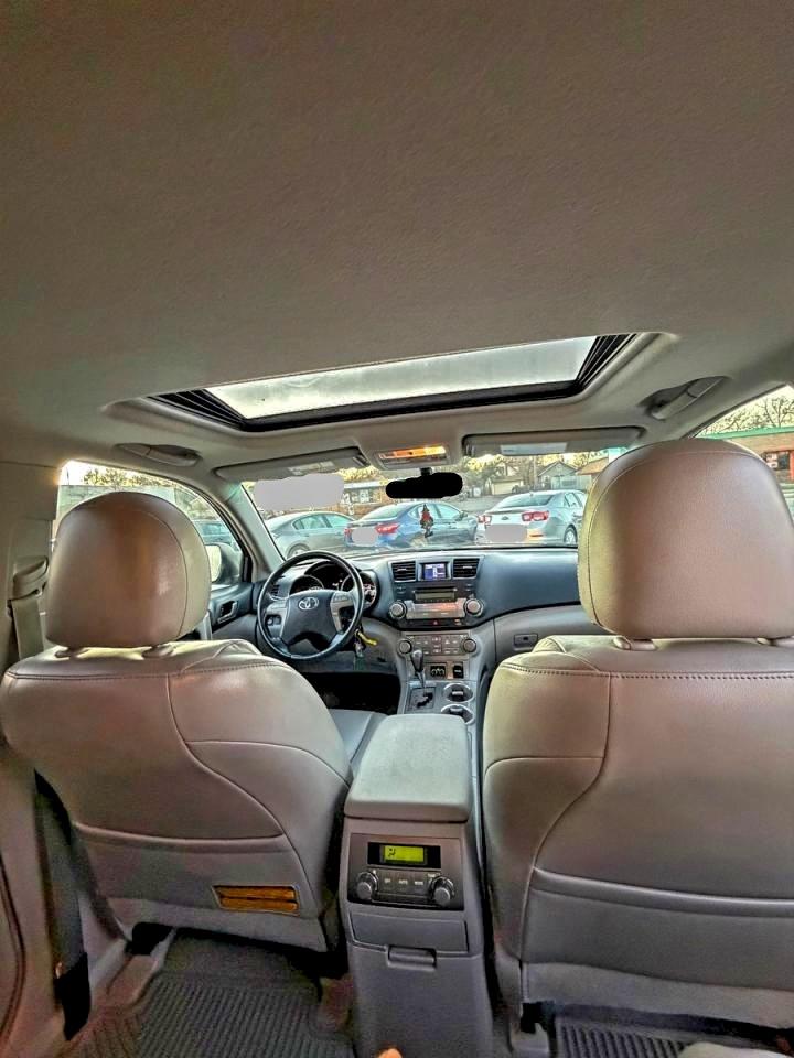 TOYOTA HIGHLANDER SE