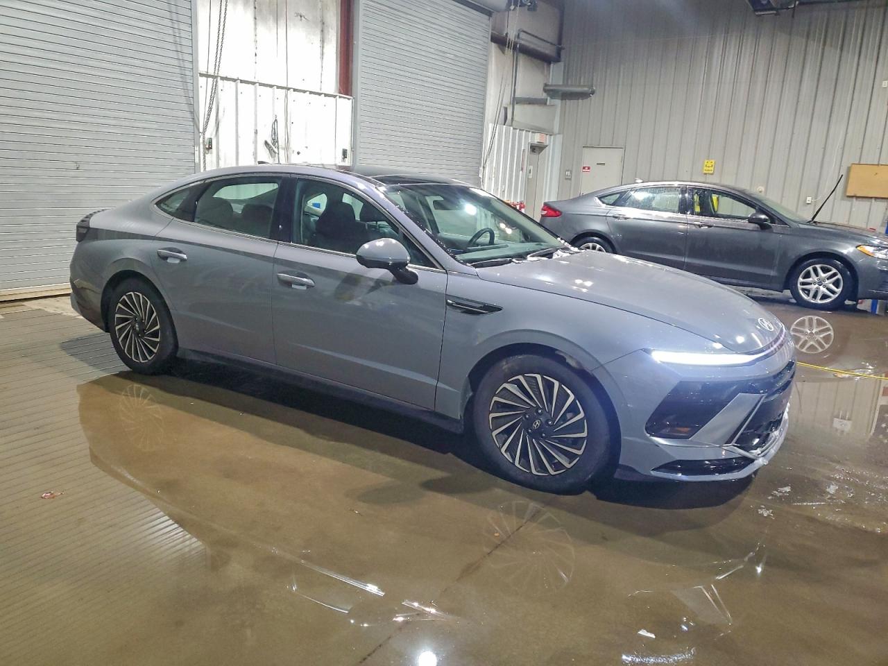 HYUNDAI SONATA HYBRID