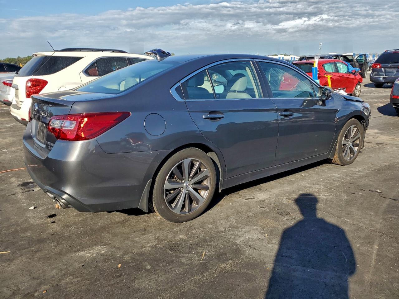 SUBARU LEGACY 3.6R LIMITED