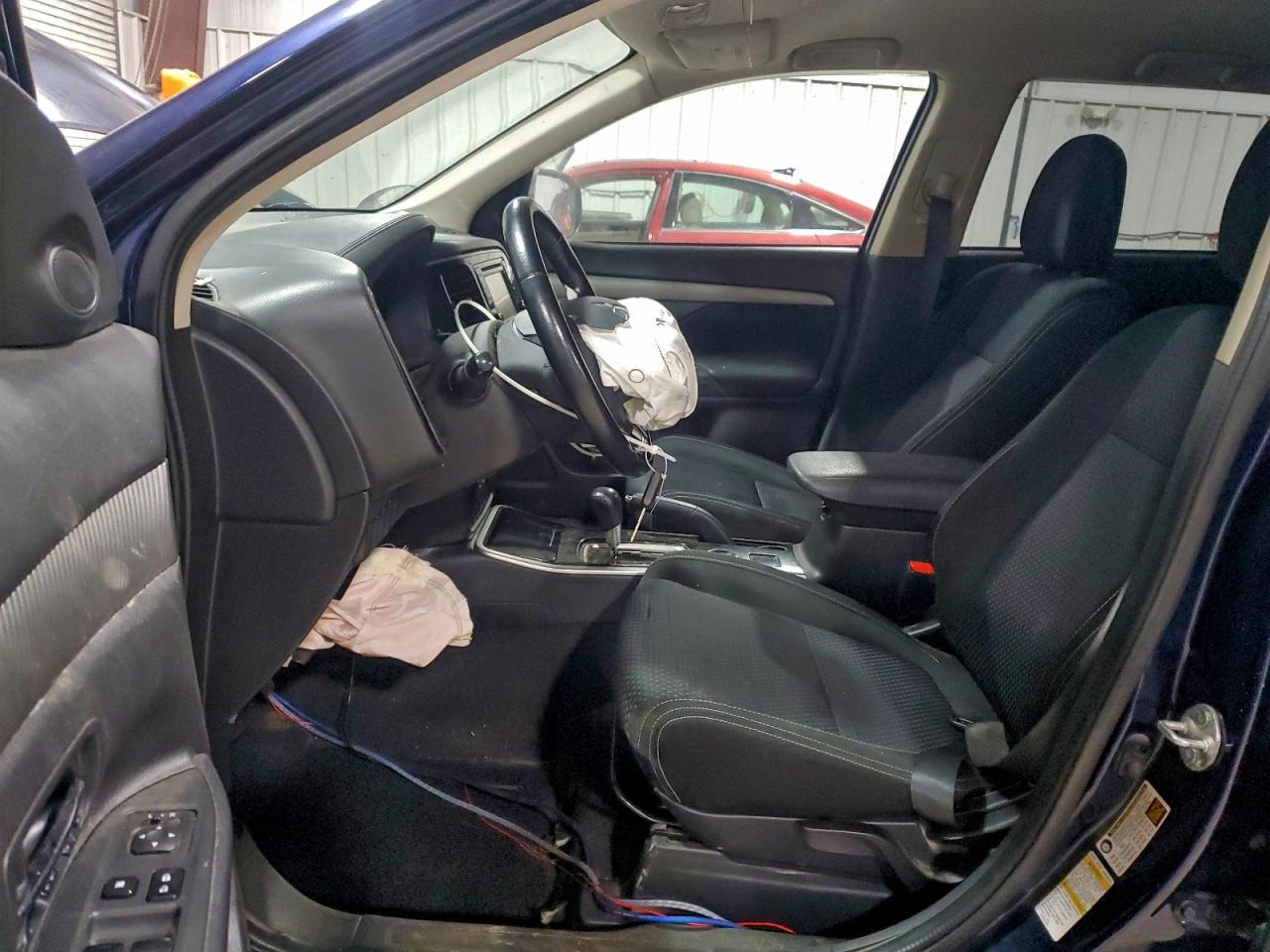 MITSUBISHI OUTLANDER ES