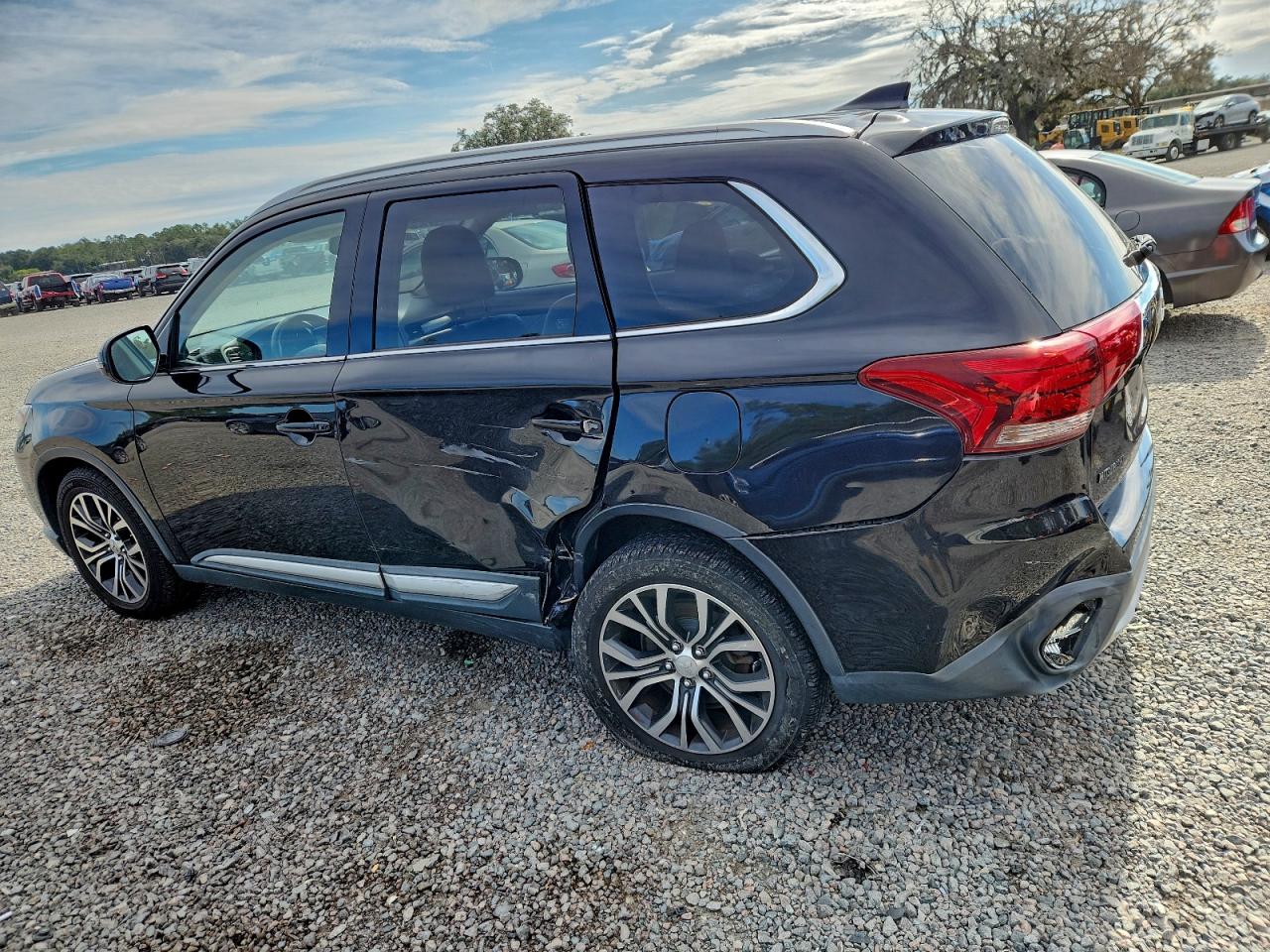 Lot #3315892137 2017 MITSUBISHI OUTLANDER