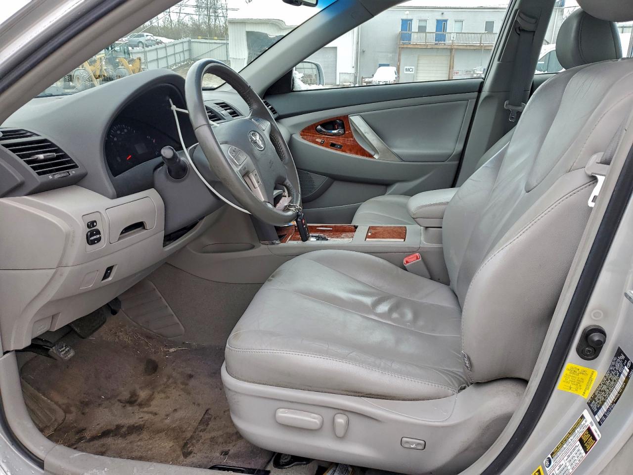 TOYOTA CAMRY BASE