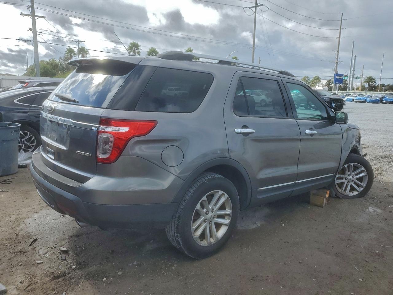 FORD EXPLORER XLT