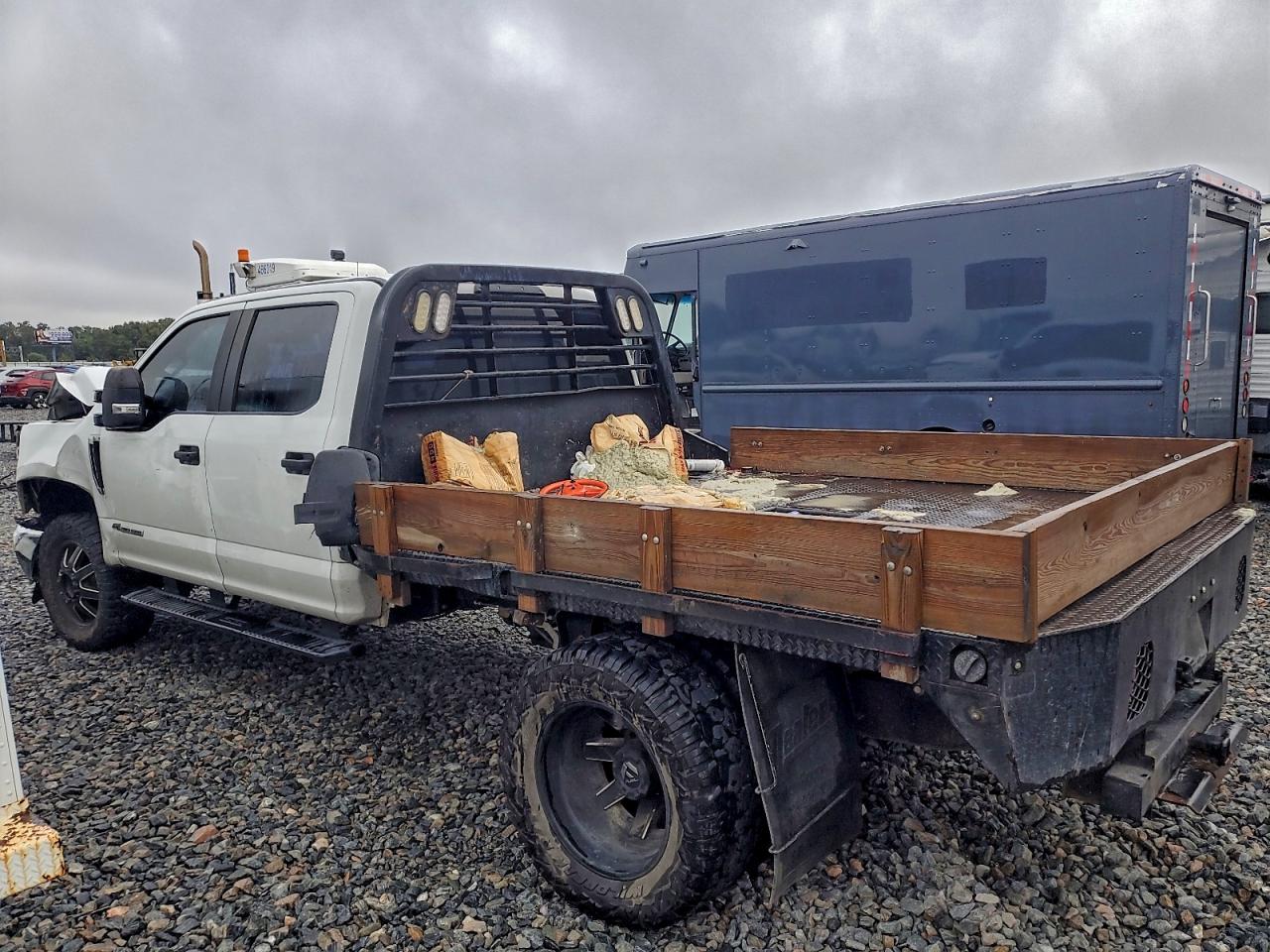 Lot #3309280622 2017 FORD F350 SUPER