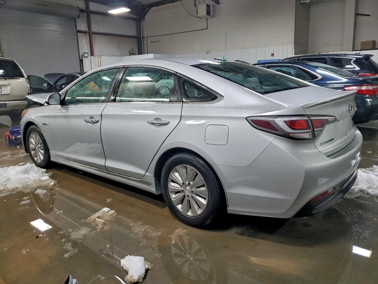 HYUNDAI SONATA HYBRID