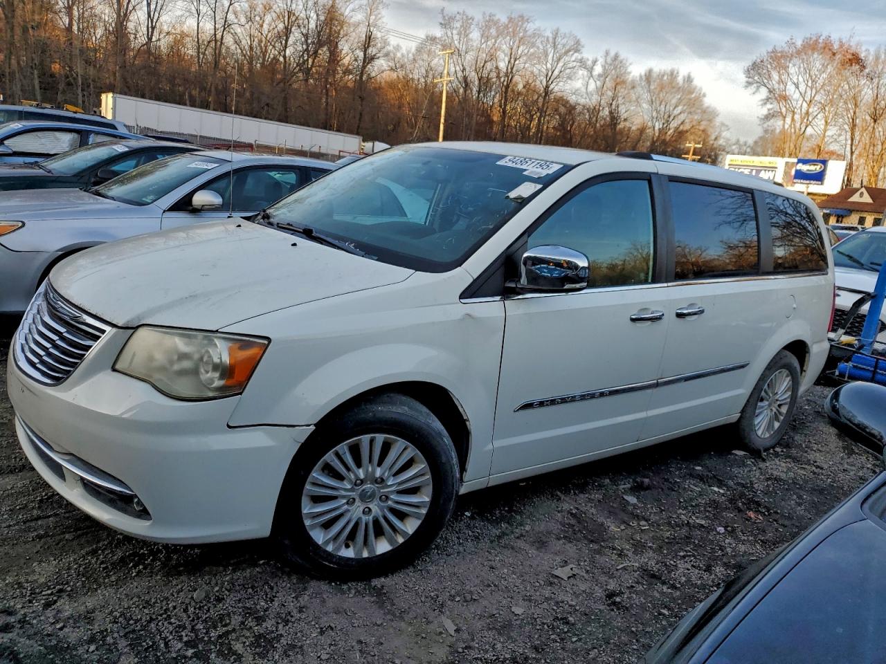 CHRYSLER TOWN & COUNTRY LIMITED