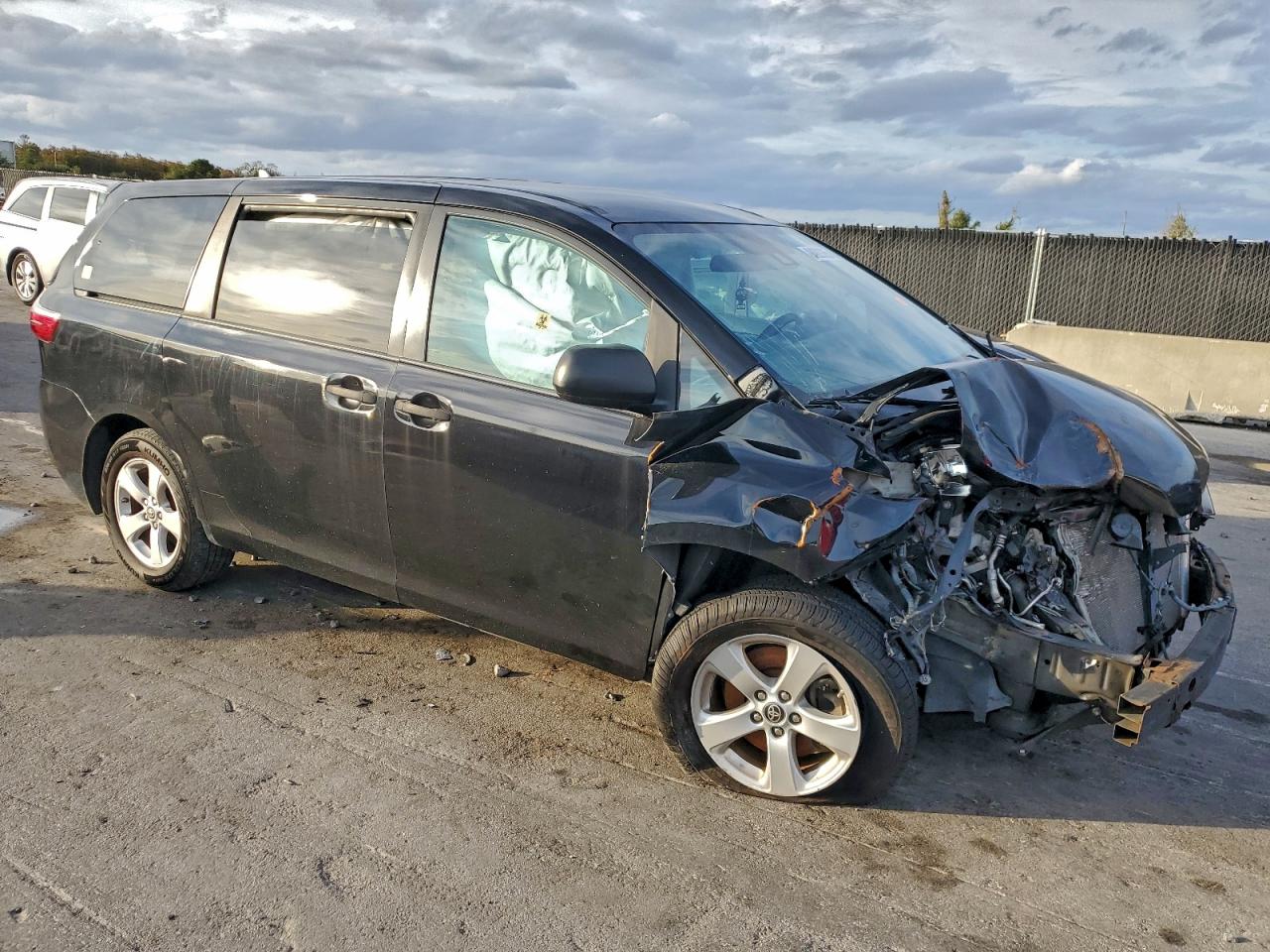 Lot #3309369981 2020 TOYOTA SIENNA L