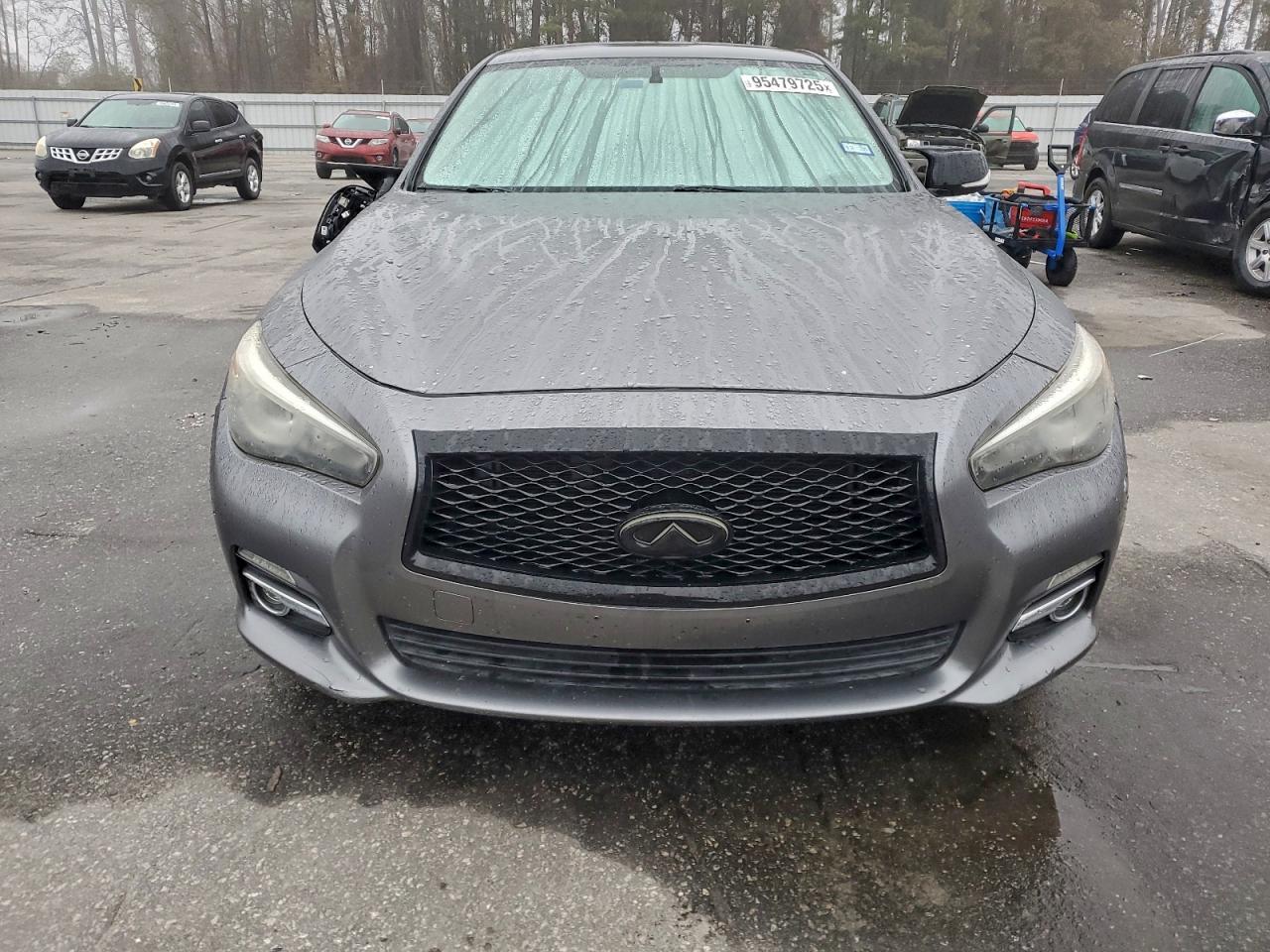 INFINITI Q50 BASE