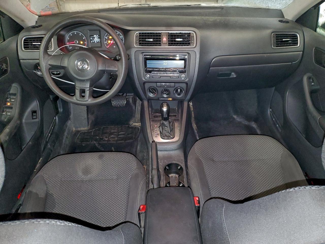 VOLKSWAGEN JETTA BASE