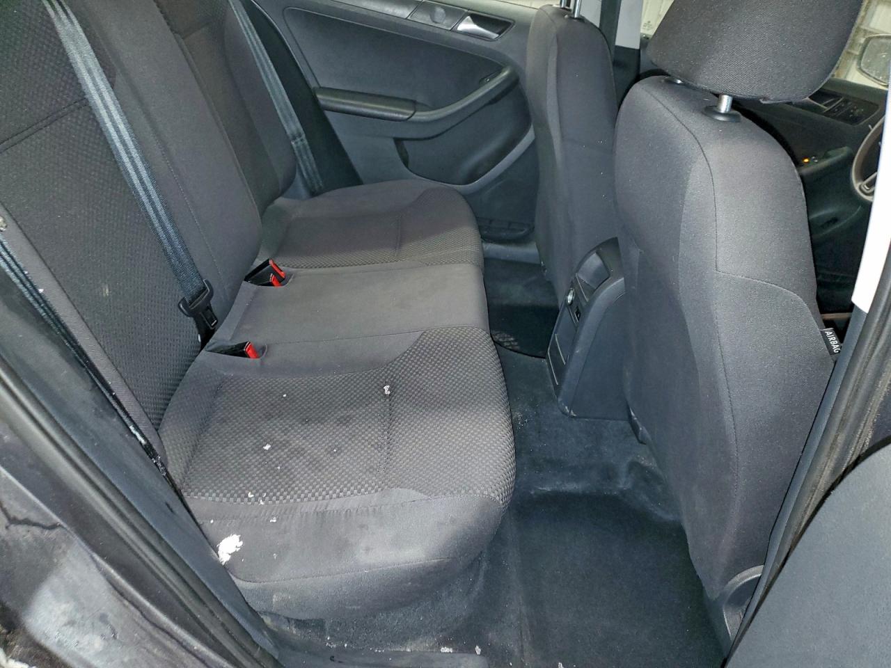 VOLKSWAGEN JETTA BASE