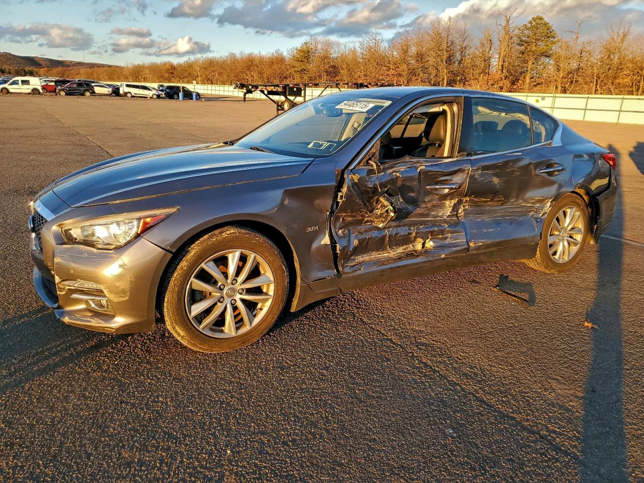 INFINITI Q50 PREMIUM