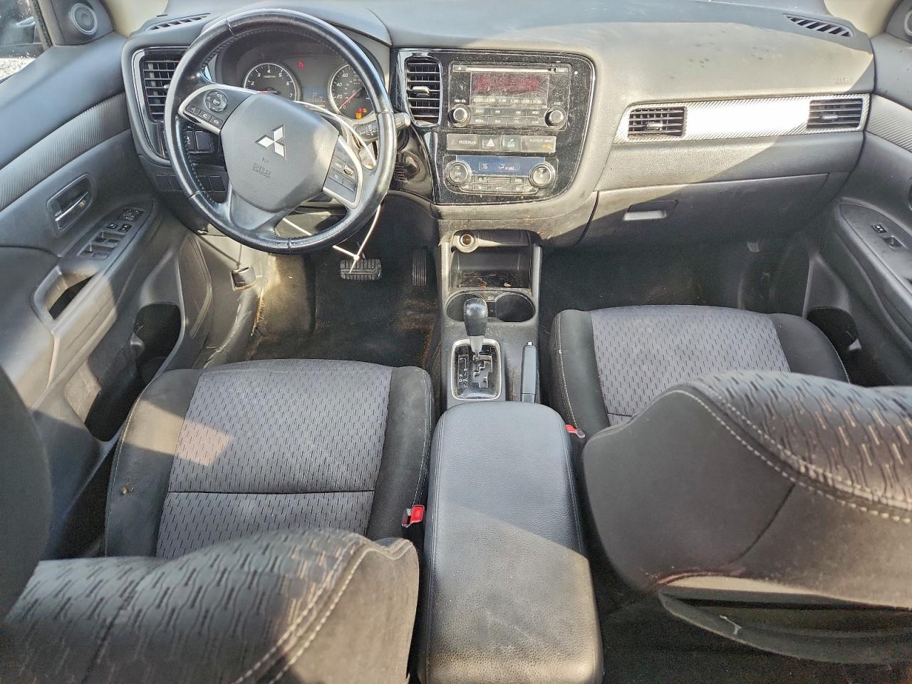 MITSUBISHI OUTLANDER ES