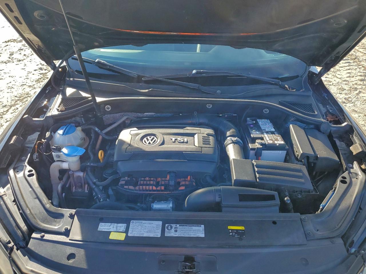 VOLKSWAGEN PASSAT SE