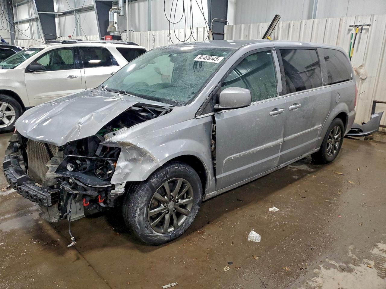 CHRYSLER TOWN & COUNTRY S