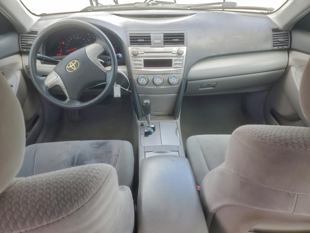 TOYOTA CAMRY BASE