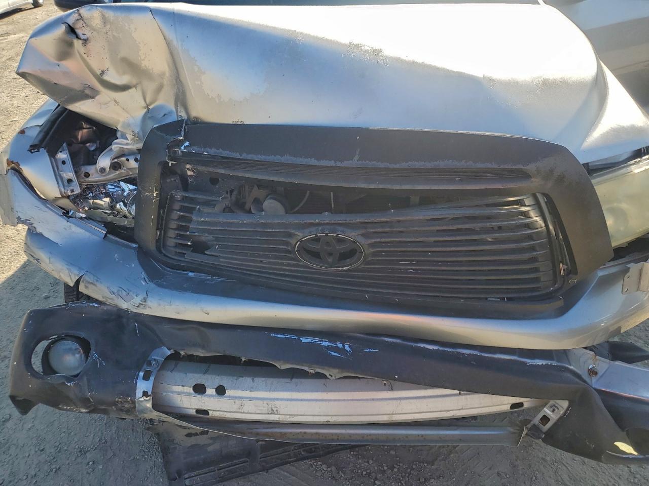 TOYOTA TUNDRA CREWMAX SR5